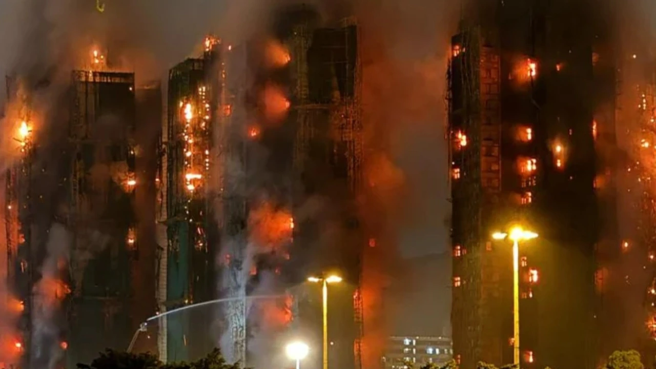 70 सालों की सबसे बड़ी तबाही: वांग फुक कोर्ट अग्निकांड में 83 की मौत, कौन है दोषी? 4600 घर स्वाहा