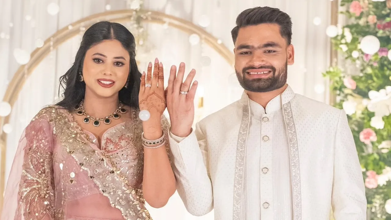 रिंग पहनते ही भावुक हो गईं सपा सांसद